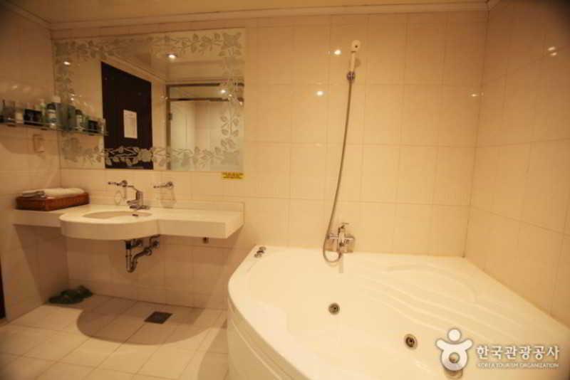 Hotel Noblesse, Yeoksam Séoul Extérieur photo
