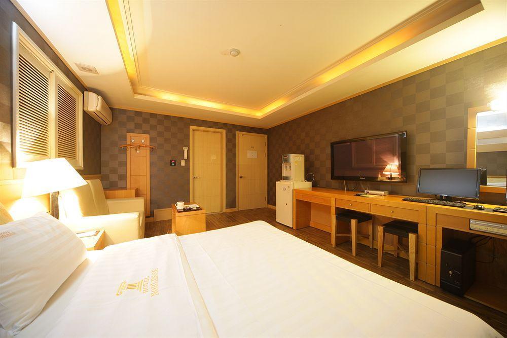 Hotel Noblesse, Yeoksam Séoul Extérieur photo
