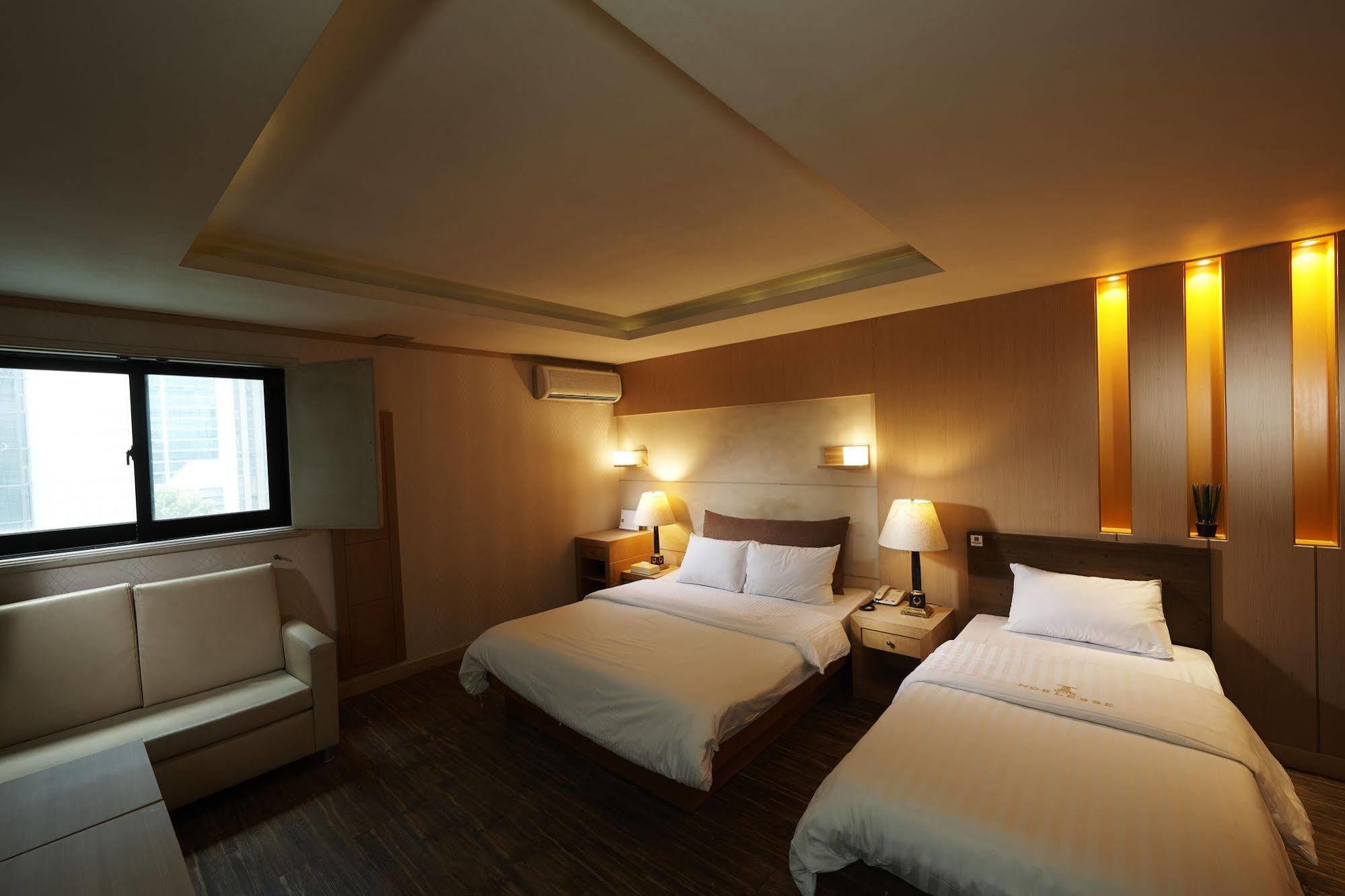 Hotel Noblesse, Yeoksam Séoul Extérieur photo