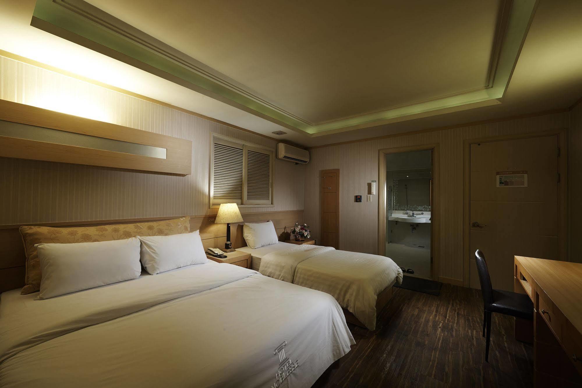 Hotel Noblesse, Yeoksam Séoul Extérieur photo