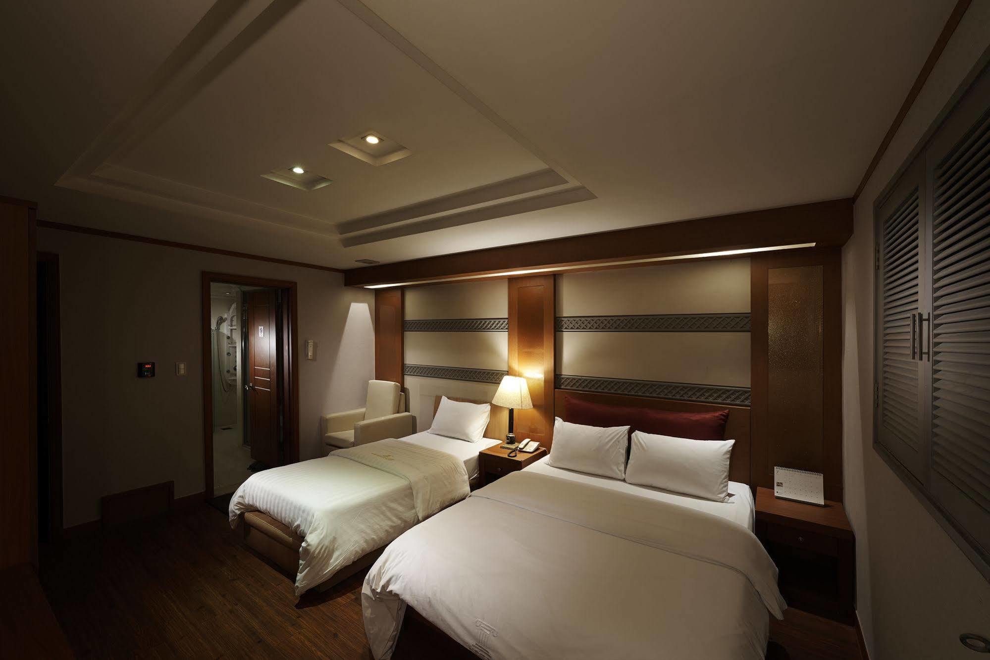 Hotel Noblesse, Yeoksam Séoul Extérieur photo