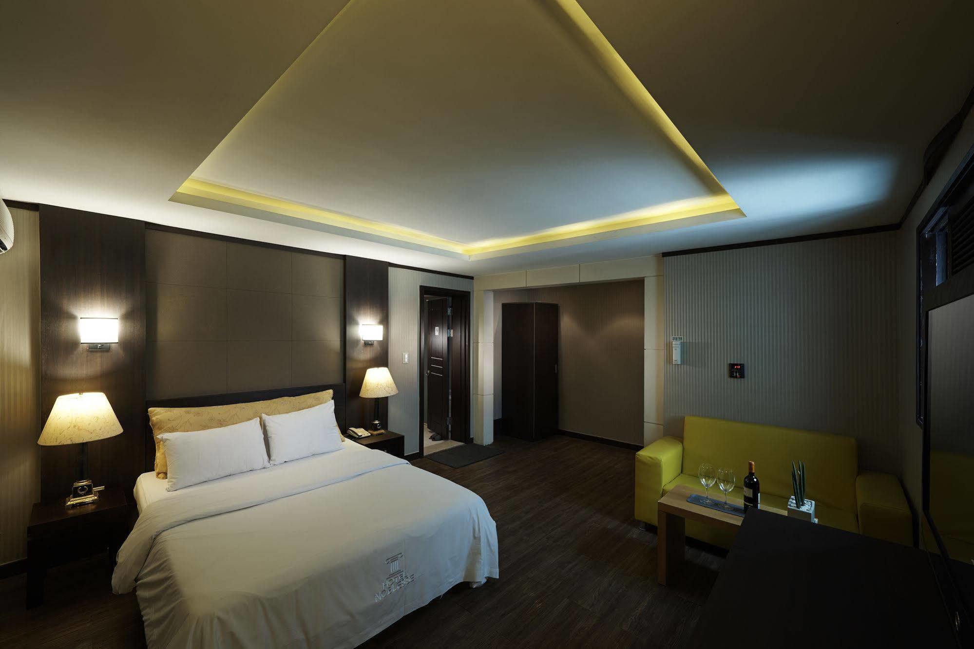 Hotel Noblesse, Yeoksam Séoul Extérieur photo