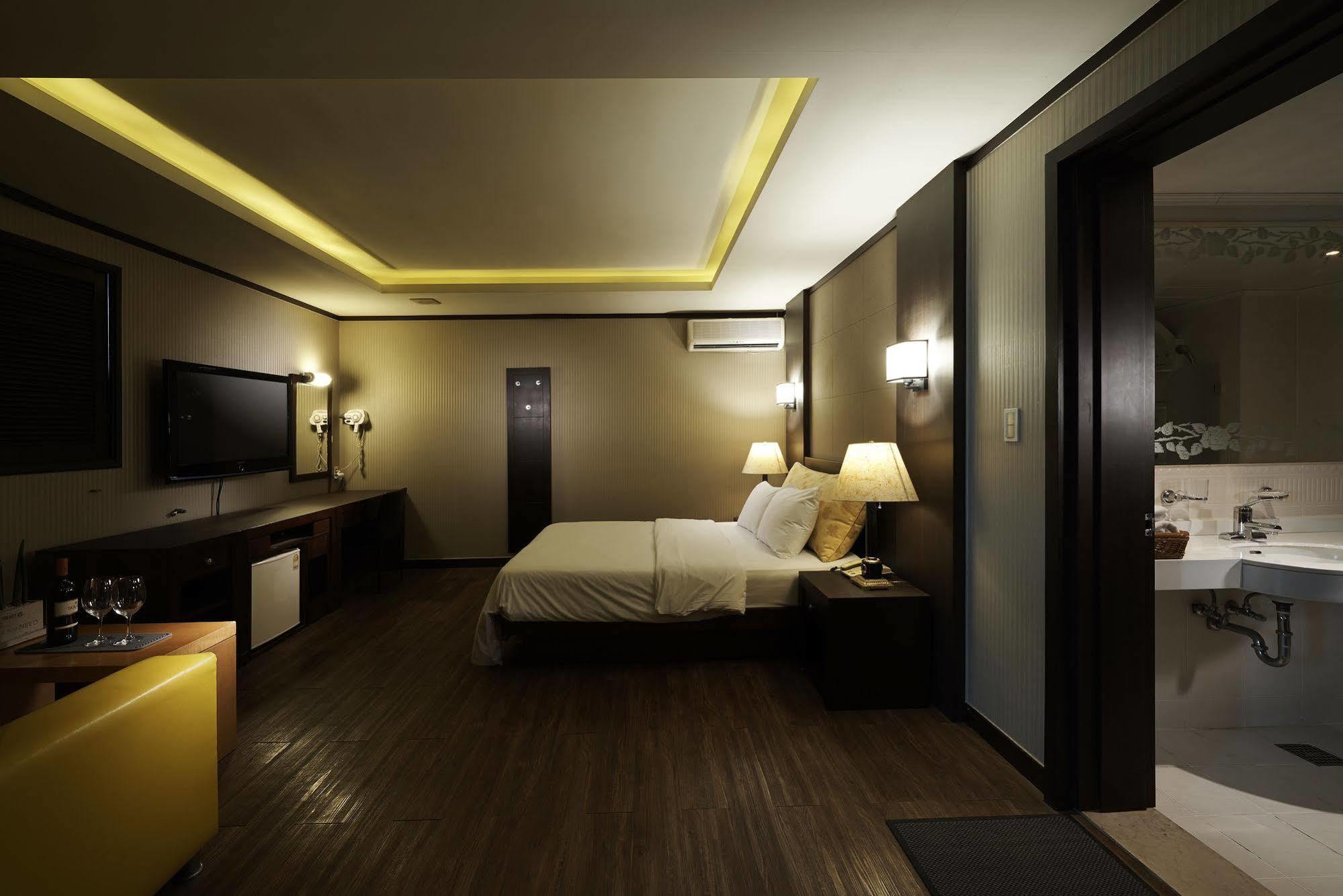Hotel Noblesse, Yeoksam Séoul Extérieur photo